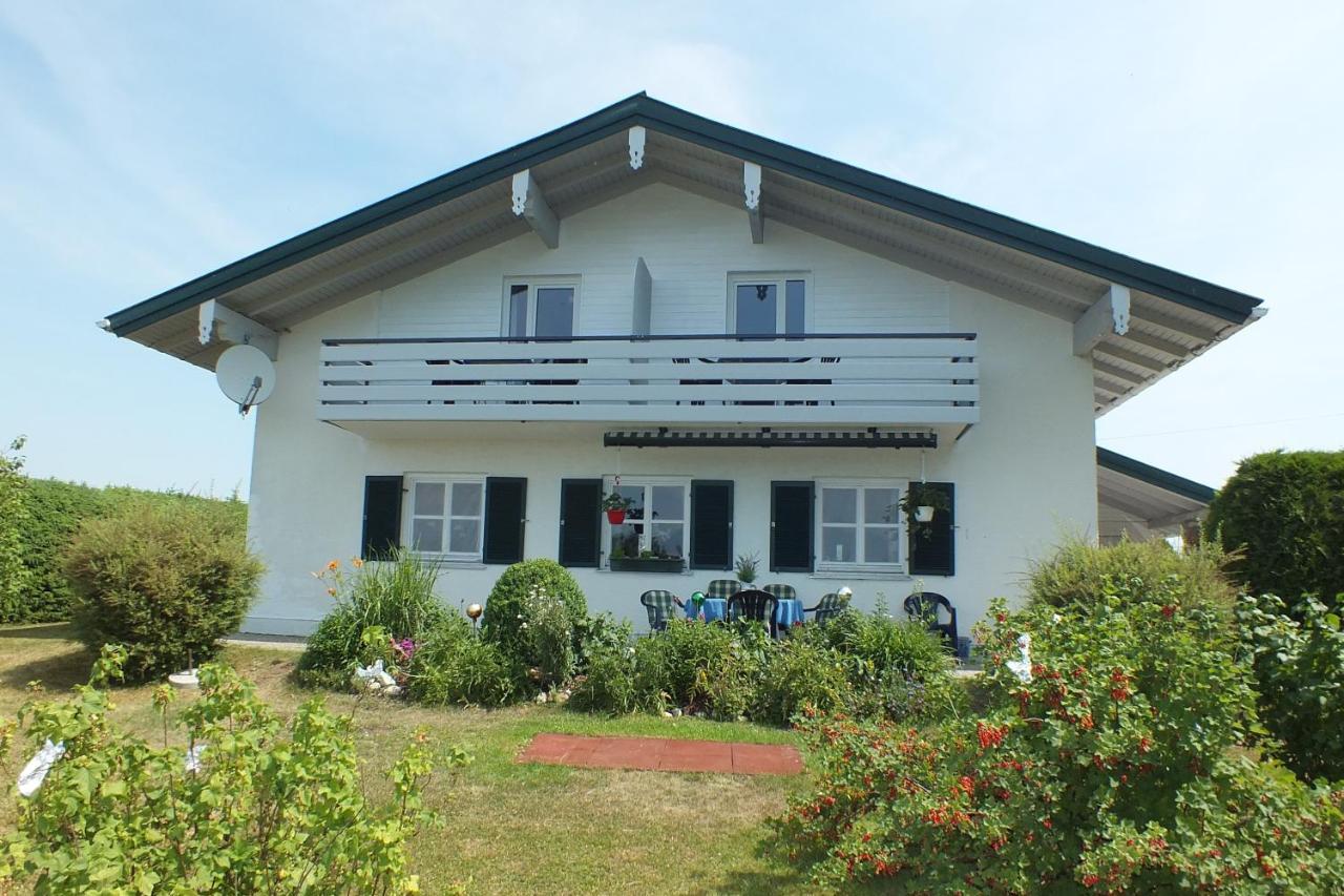 Haus Chiemseeblick Hotel Grabenstatt Exterior photo